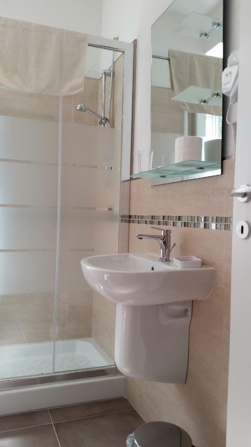 La Libra Rooms Кальярі Екстер'єр фото